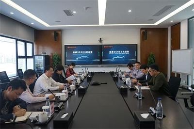 重庆市委主委沈金强调研先进制造业与现代服务业融合发展 技术服务成关键纽带